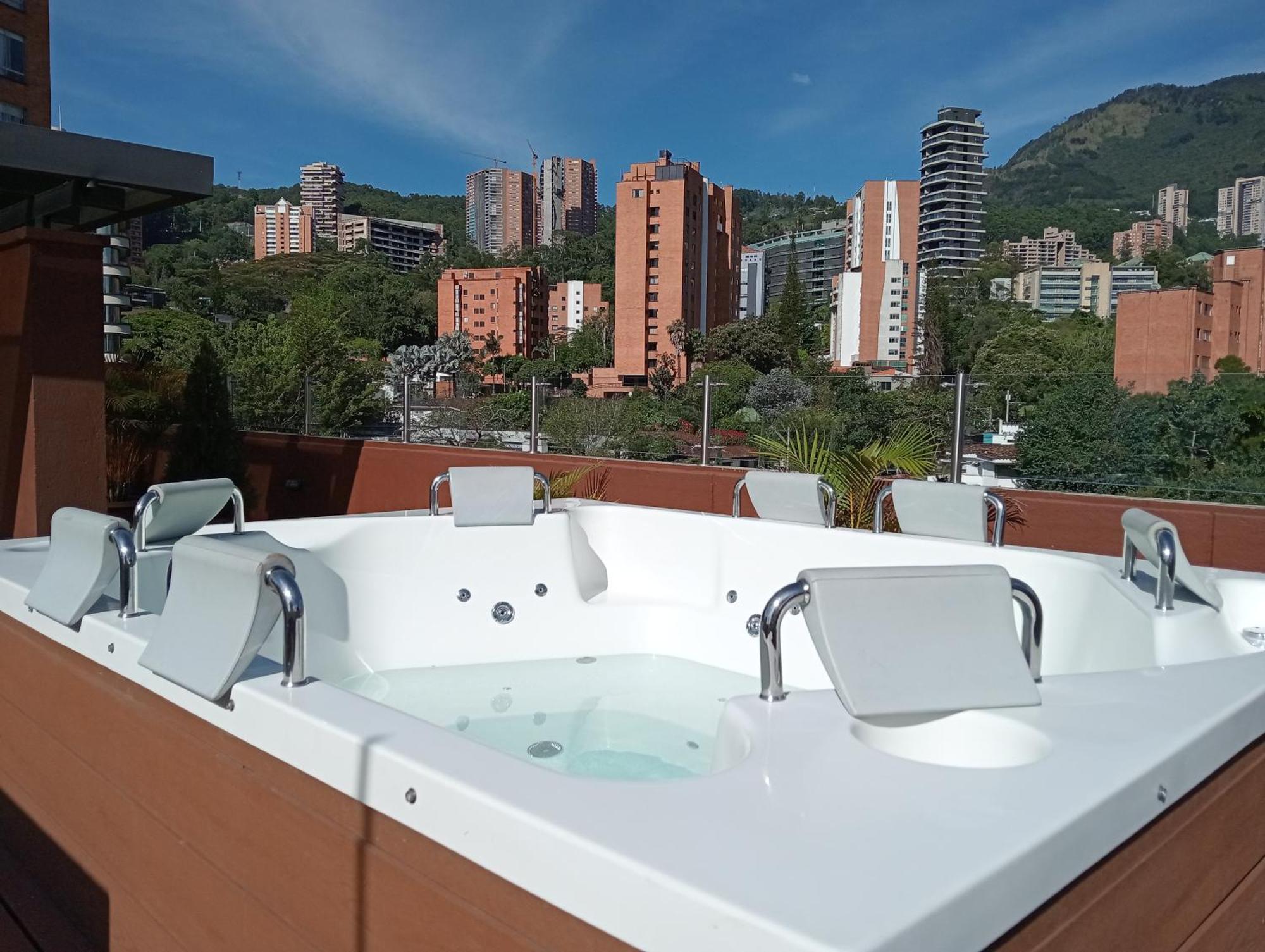 Hotel Lomas 10 Medellin By Dico Εξωτερικό φωτογραφία
